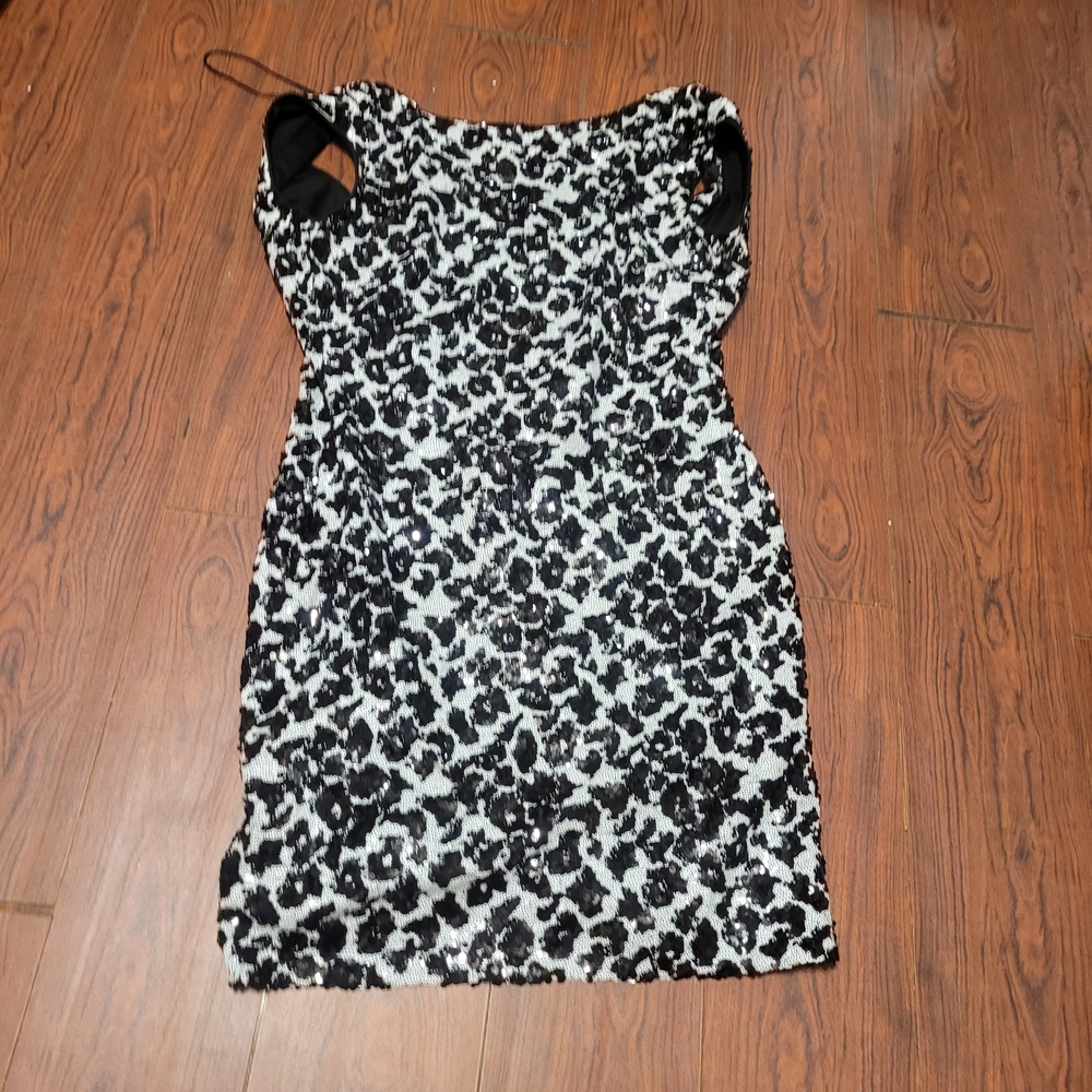 Elegant Guess Black and White Sequin Dress